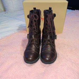 Used. Above the Ankle Boot Lace up w/Side Zipper. Color Brown. Size 8.